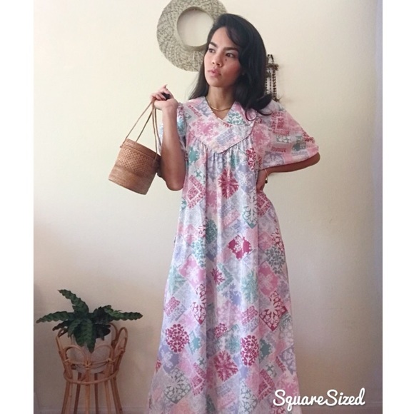 SOLD🌺Vintage Bank of Hawaii Mu’umu’u - Picture 9 of 9